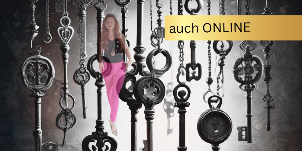 Transparente Frau in pinken Hosen läuft durch hängende Schlüssel.